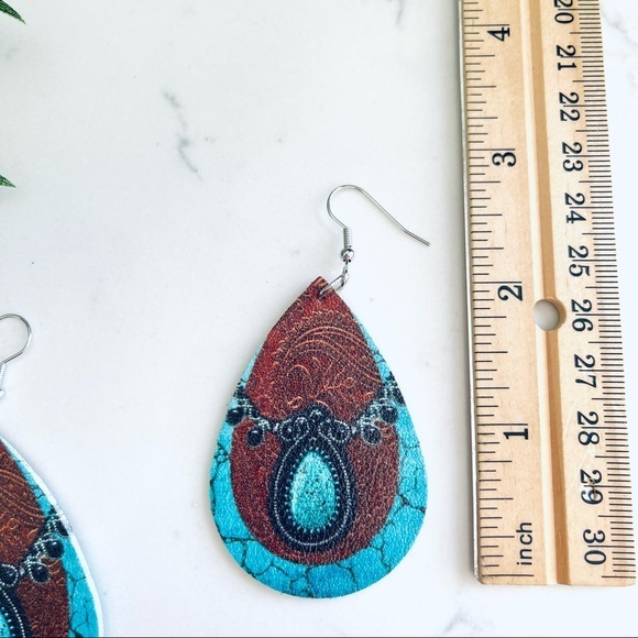 2/$30 🌵 Vintage Style Turquoise Western Faux Leather Drop Earring Jewel Boho - Picture 3 of 4